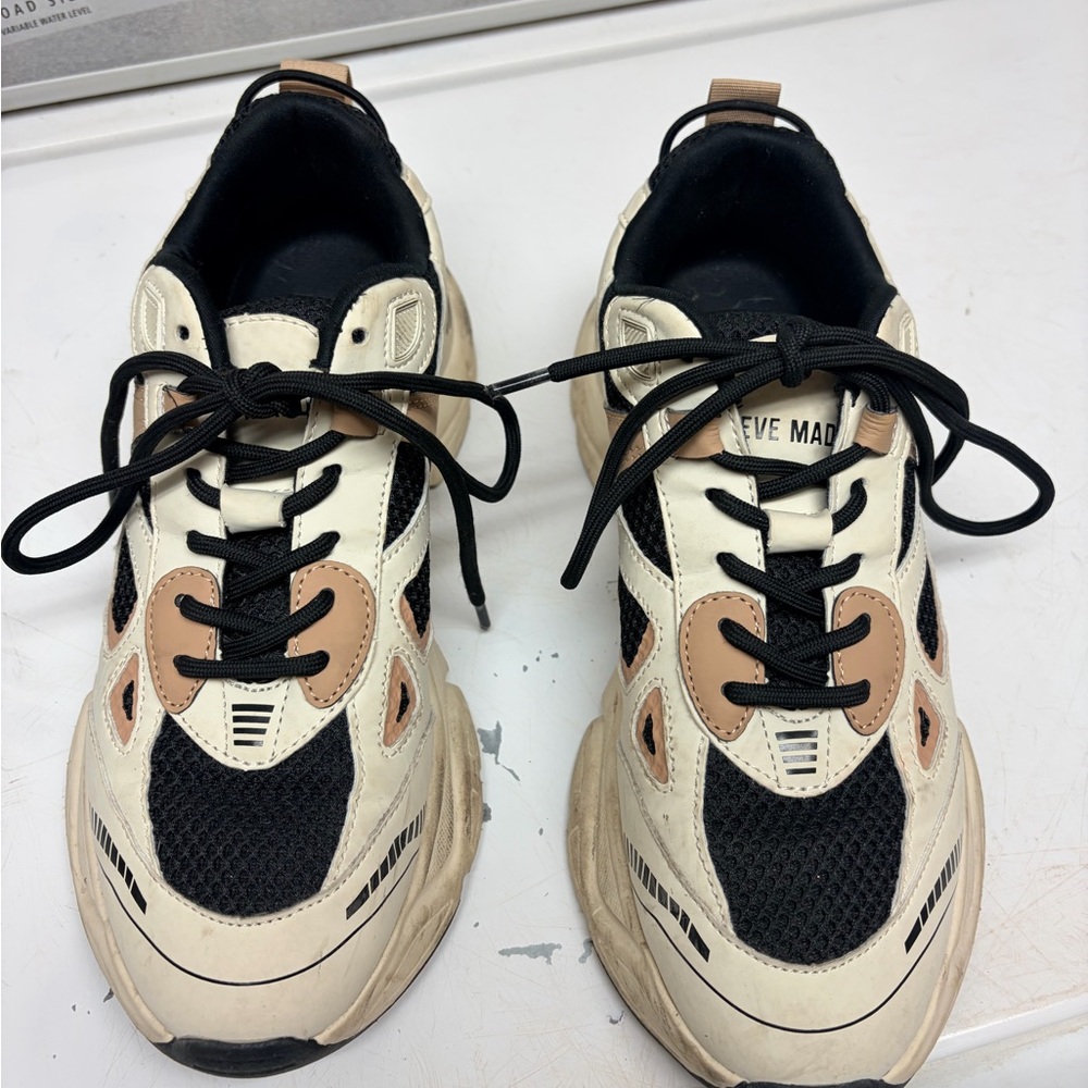 Steve Madden Earth Tone Tennis Shoes - Size 9.5